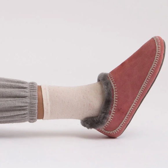 Free People brand new Laidback London Dusty Pink Cozy shearling slippers 🧘 ♥️ - Picture 6 of 9